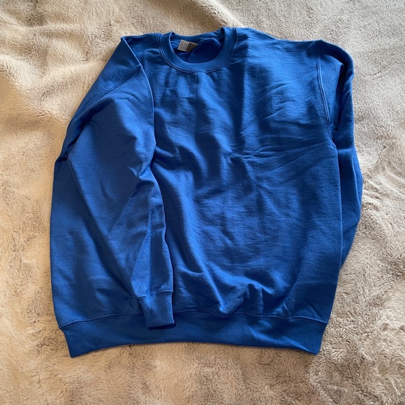 COPY - Gildan crewneck - Picture 2 of 3